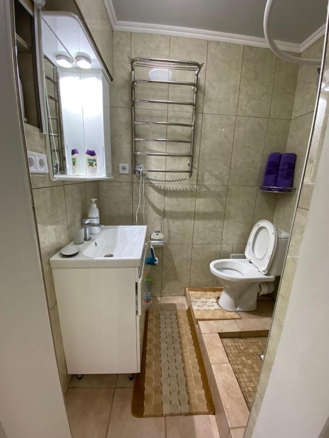 Лофт На Площі Філармонії Tjernivtsi Exteriör bild